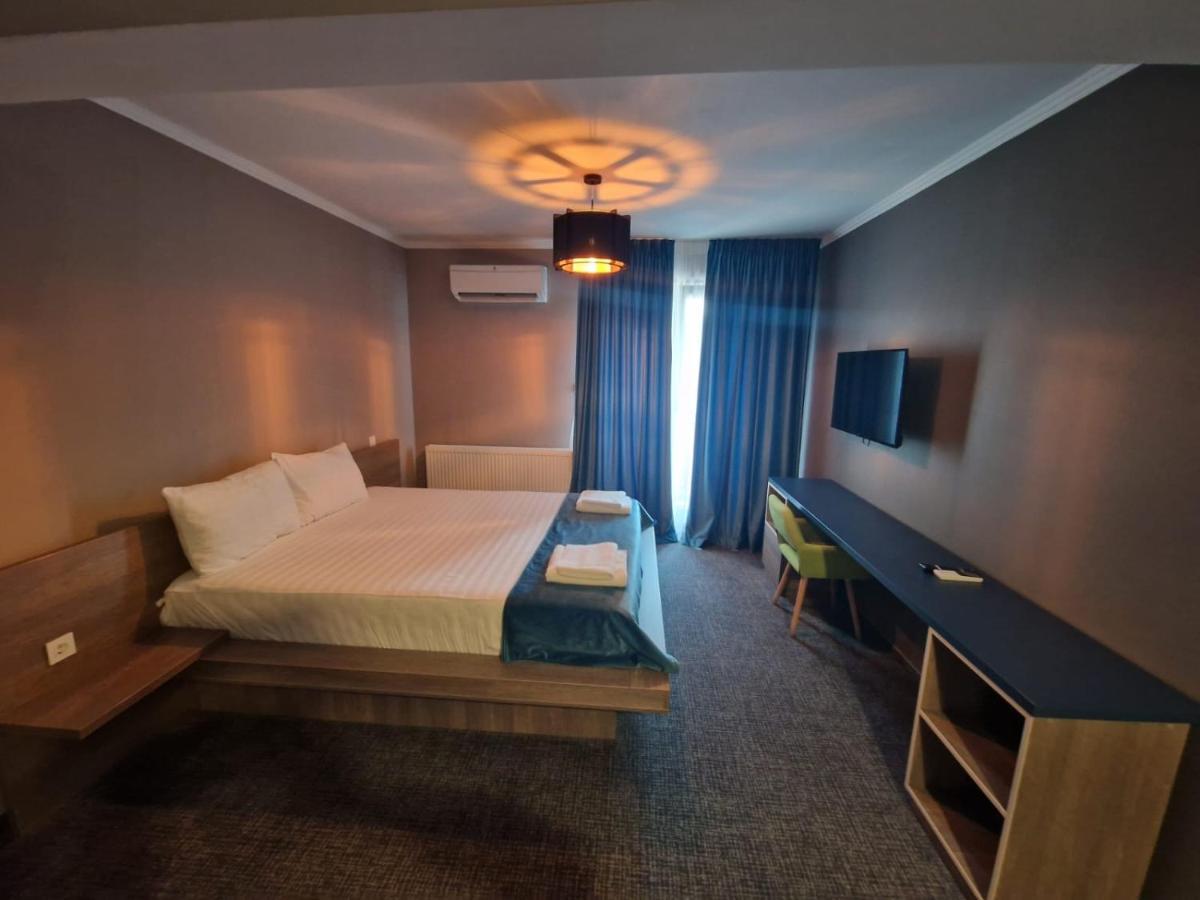 Albert Hotel Roşu Eksteriør bilde